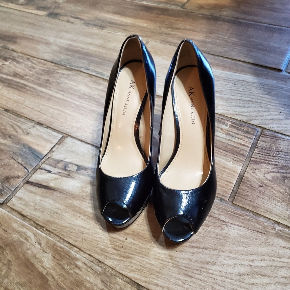 Used shoes worn 3 times